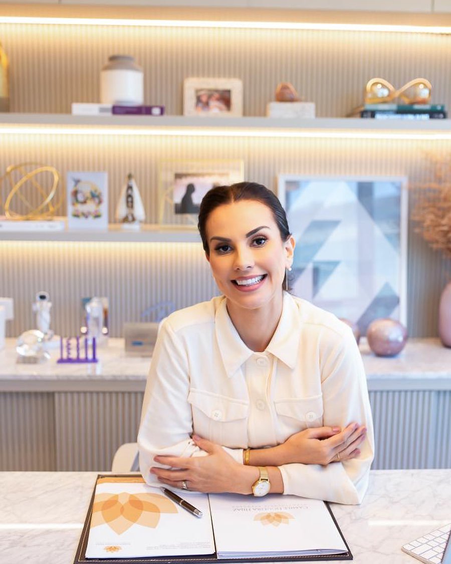 Dra. Camile Figueira Hijaz — Dermatologista